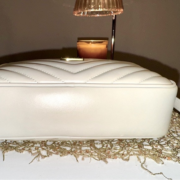 Yves Saint Laurent Lou Lou Crema Soft Quilted Camera Bag - Picture 5 of 11